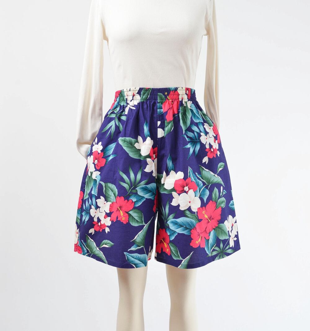 Vintage 90s Floral Hawaiian Elastic Waist Cotton Tropical Bermuda Shorts S M